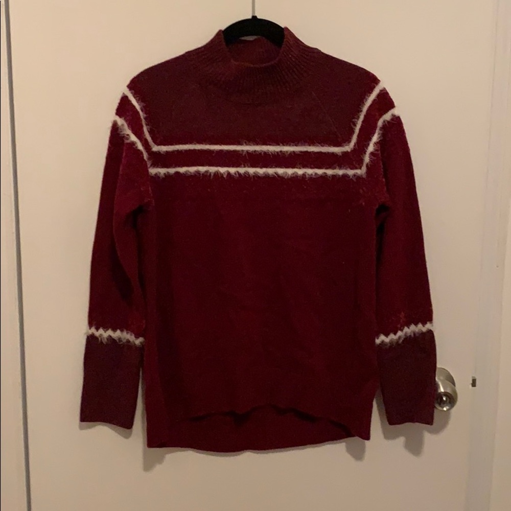 Jones New York cute Christmas sweater!